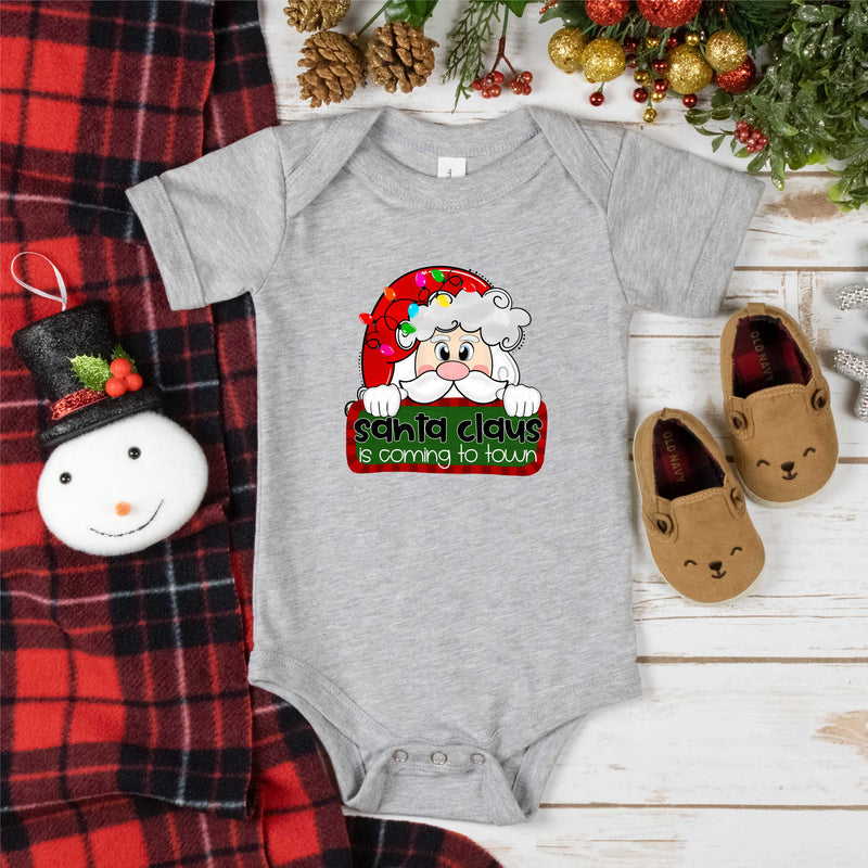 Santa is coming - Graphic Tee